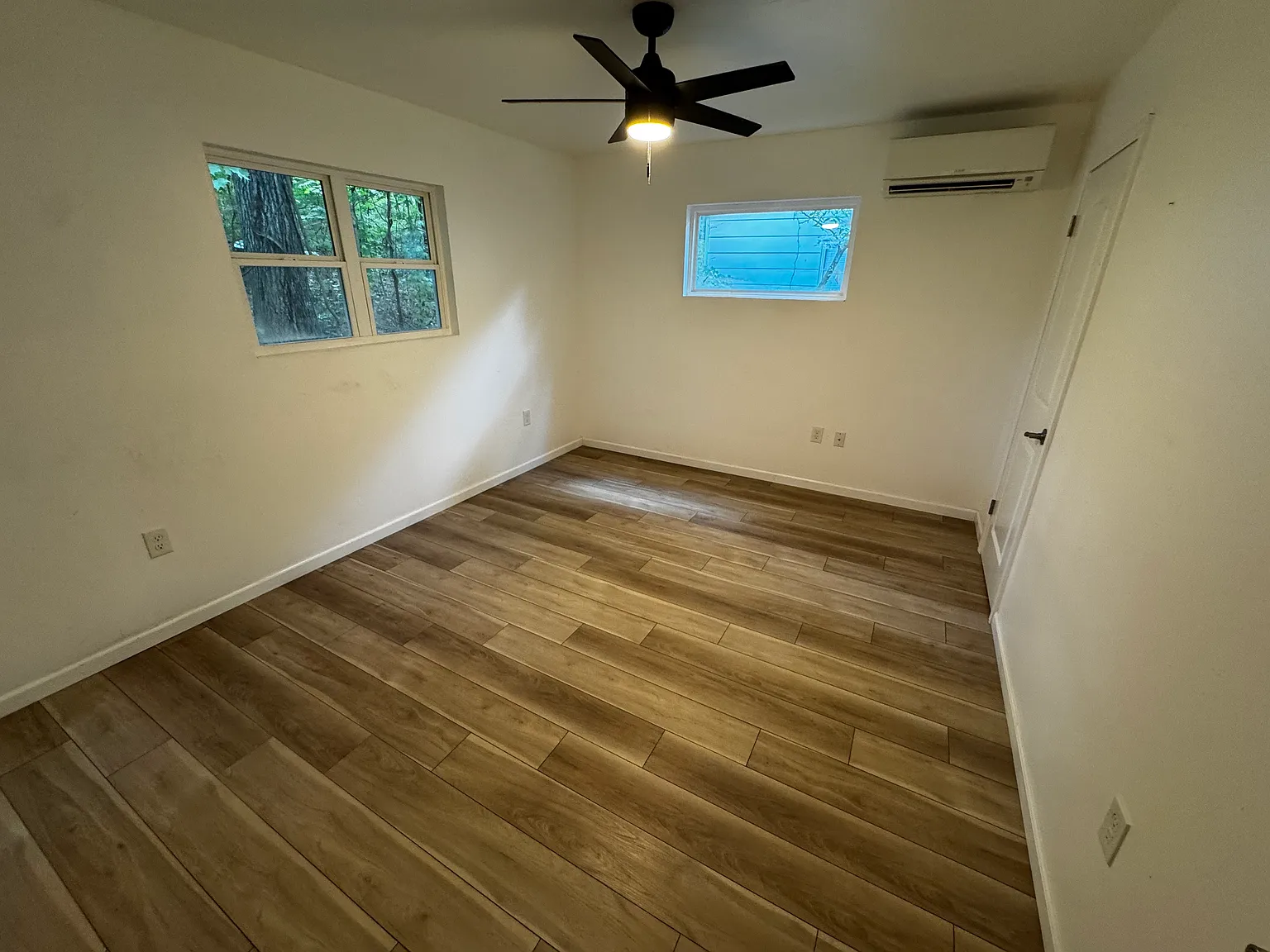 2 bed, 1.5 bath, 1050 sqft, $1,450 — Photo 2