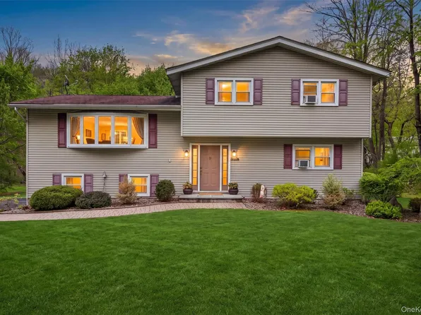 93 Dunderberg Road, Central Valley, NY 10917