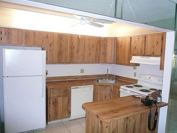 2nd image of 531 Shady Pine Way APT A1