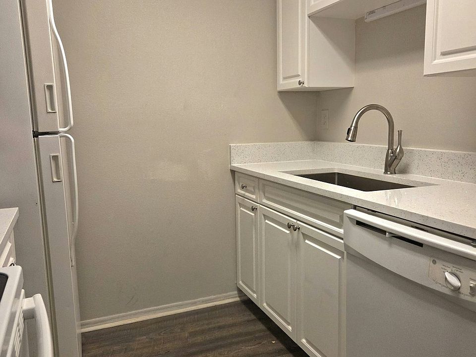 Kitchen with quartz countertops