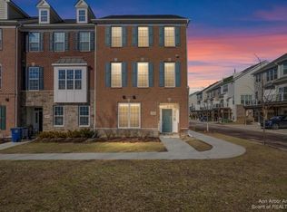 2806 Rathmore Ln, Ann Arbor, MI 48105