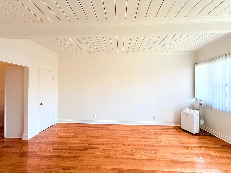1376 N. Serrano Avenue — Photo 27