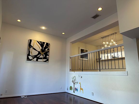 2nd image of 848 W Huntington Dr Unit 21