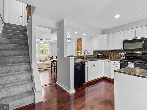 4th image of 3641 Seaford Ct