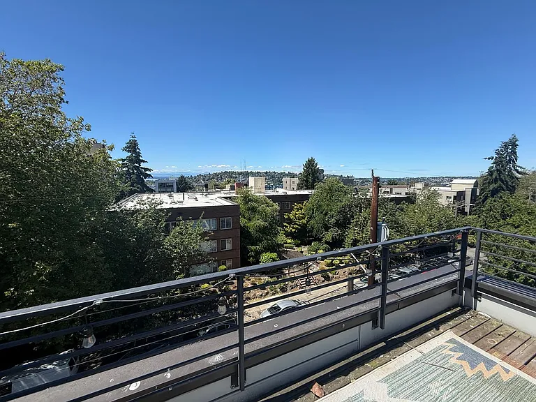 722 Summit Ave E — Photo 20