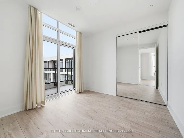 858 Dupont St #Penthouse 43 — Photo 21