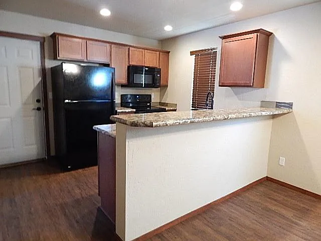 2 bed, 2.5 bath, 1080 sqft, $1,595 — Photo 3