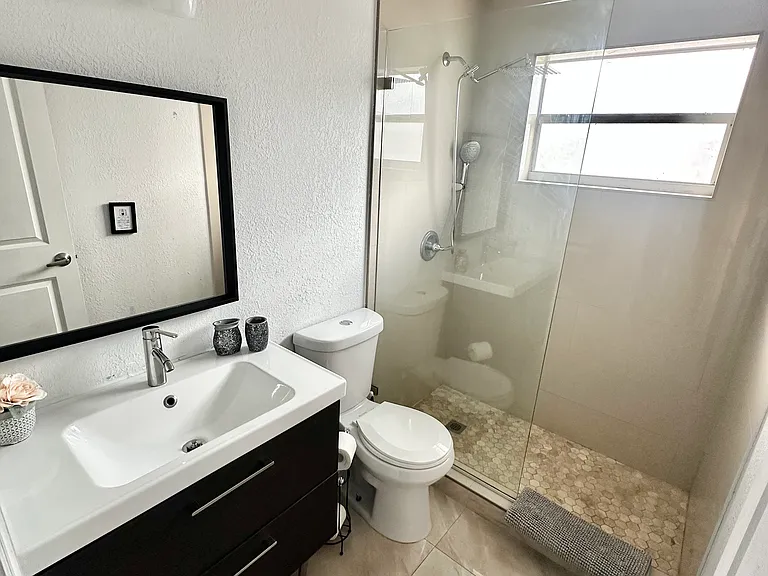5733 SW 24th Ave — Photo 61