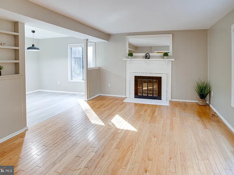 12303 Mulberry Ct — Photo 10