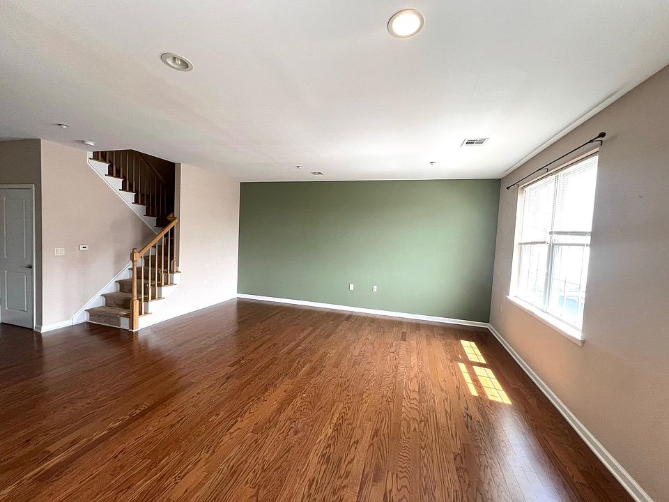 1st image of 1201 Summit Ave
