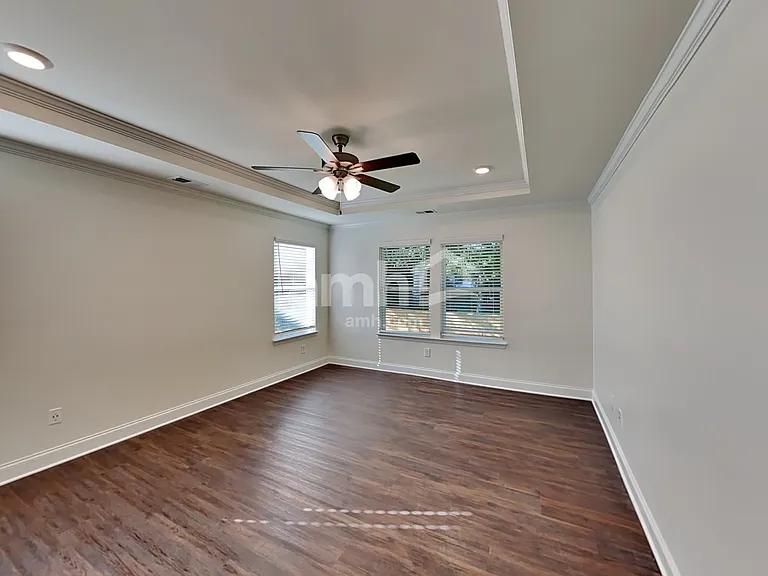 2072 Windsor Park Ave — Photo 14