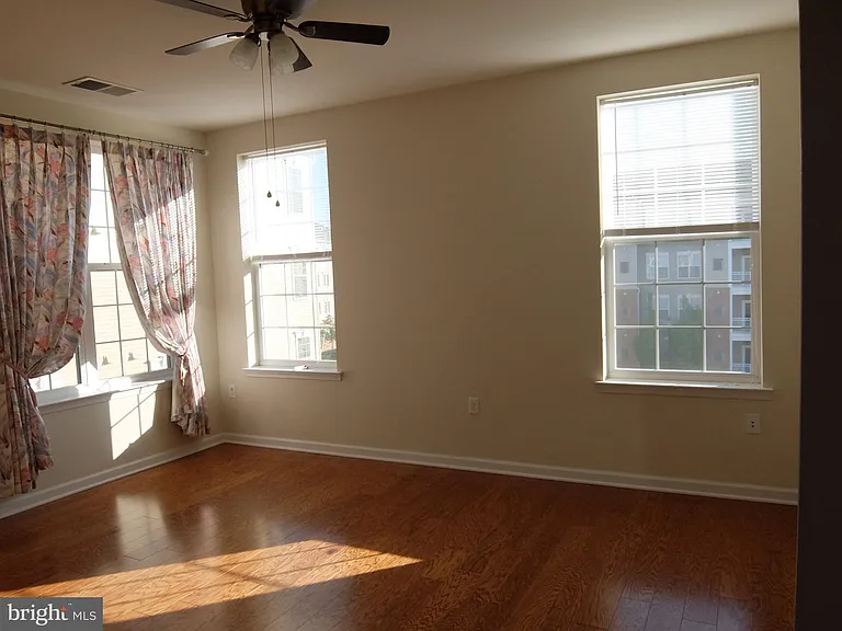 1132 Halifax Pl — Photo 29