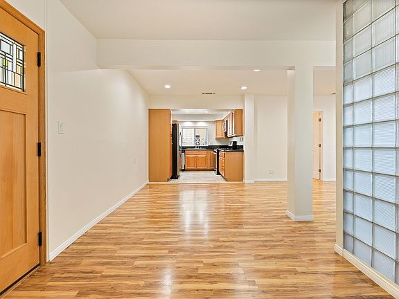 5th image of 1809 Huntington Dr APT B