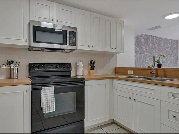 3rd image of 328 NW 12th Ave APT 12