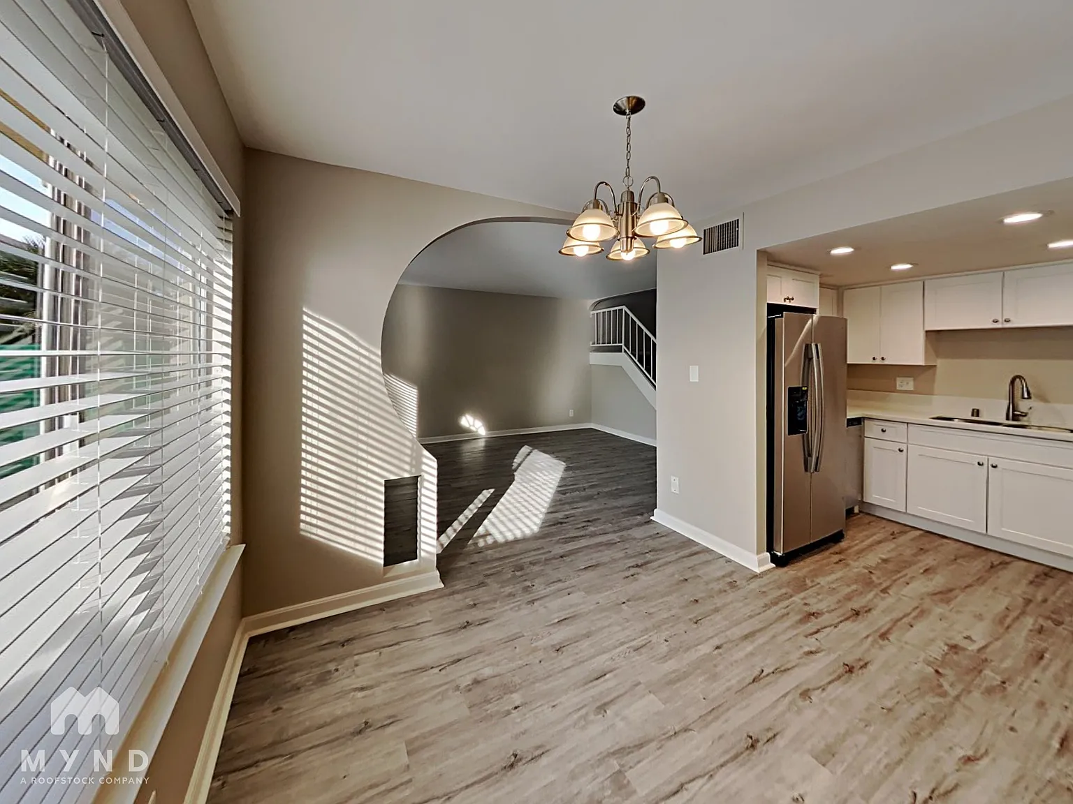 3 bed, 2.0 bath, 1220 sqft, $1,725 — Photo 2