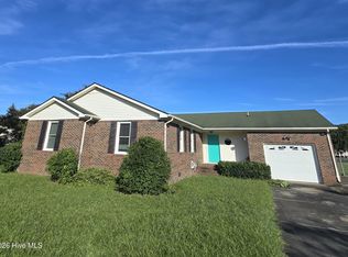 1124 Chestnut Dr, Elizabeth City, NC 27909