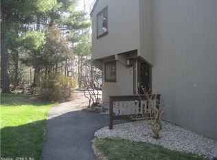 12 Willow Ln, Avon, CT 06001