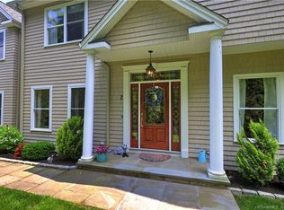 2 Falbo Dr, Seymour, CT 06483