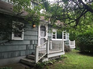 6402 Lakeshore Dr E, East Stroudsburg, PA 18302