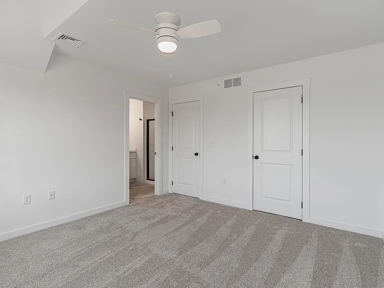 315 Pelham Ct — Photo 19