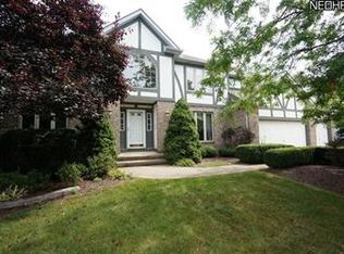 447 Leverett Ln, Highland Heights, OH 44143