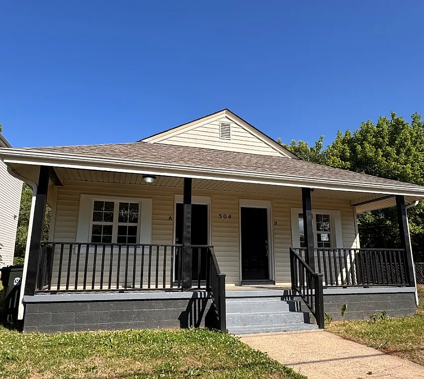Building Photo - 304 N Leach St