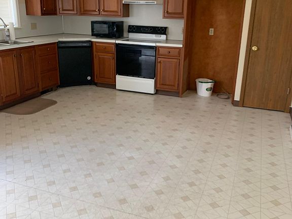 2nd image of 108 Bradley St