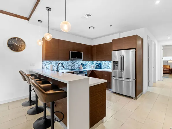 17902 La Cantera UNIT 208, San Antonio, TX 78257