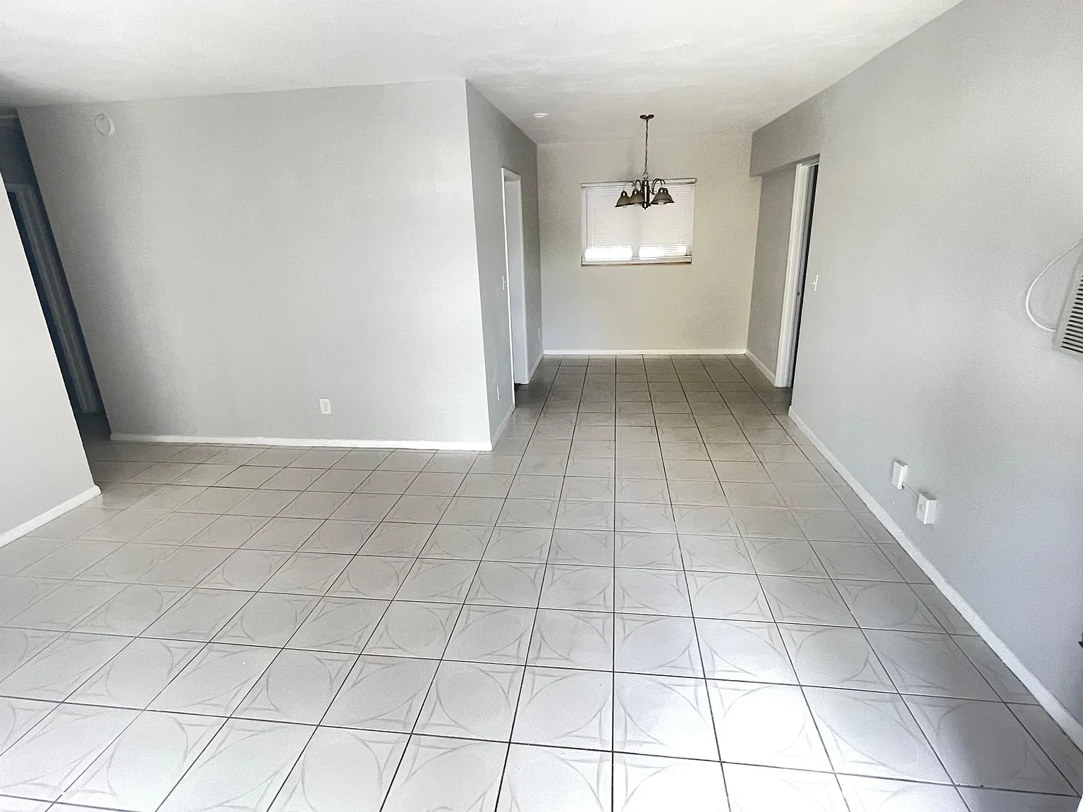 3 bed, 1296 sqft, $3,200 — Photo 3