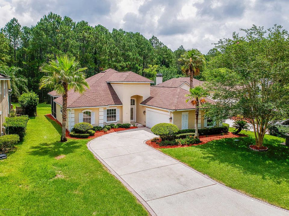 1st image of 204 Sweetbrier Branch Ln