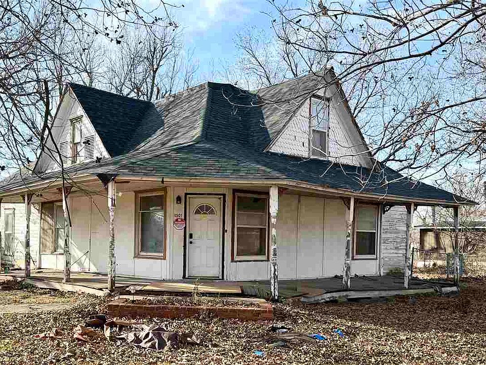1st image of 1301 W College Ave