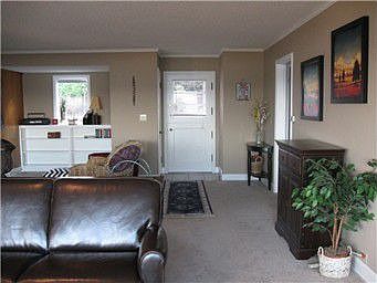 4th image of 3130 Tahoma Pl W