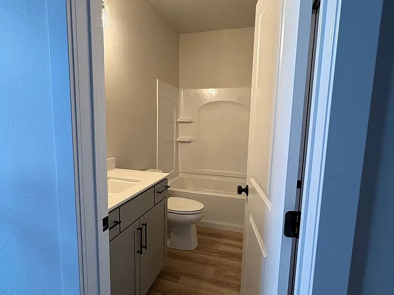 6114 Northstead Ave #201 — Photo 6