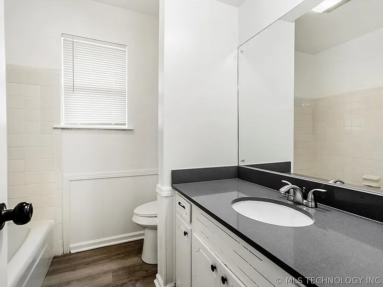 2508 E 51st St — Photo 23