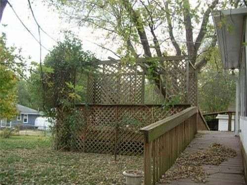 2nd image of 8305 E 92nd St