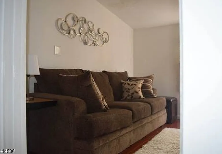 140 South St — Photo 3