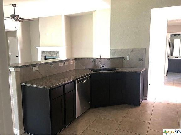 4th image of 920 Karey Dr
