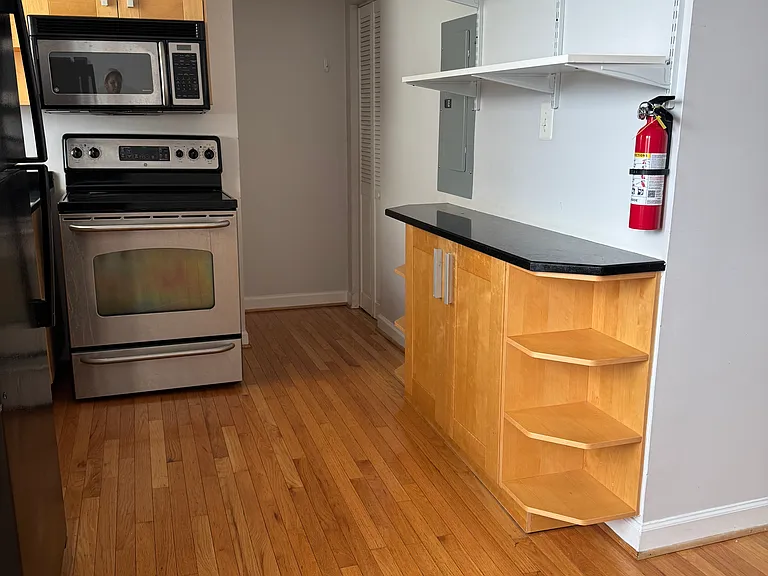 314 V St NE #205 — Photo 5