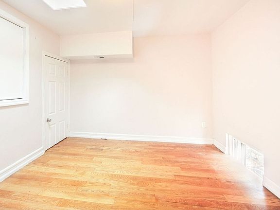4th image of 791 Hart St APT 3L