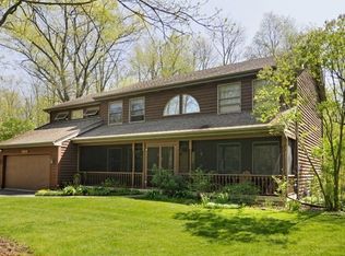 29W025 Forest Ln, Warrenville, IL