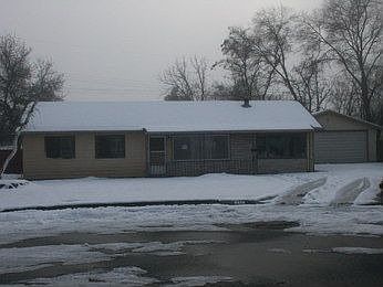 1st image of 711 W Crest Dr