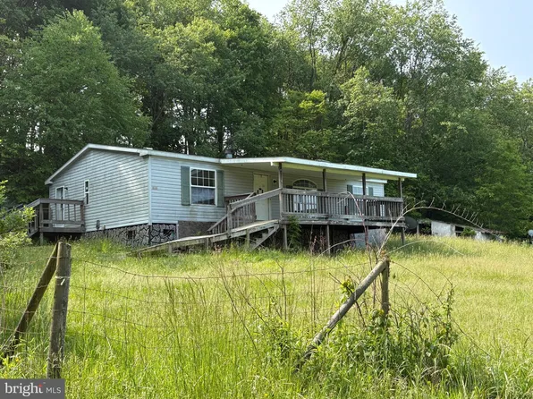 232 Seaford Ln, Bruceton Mills, WV 26525
