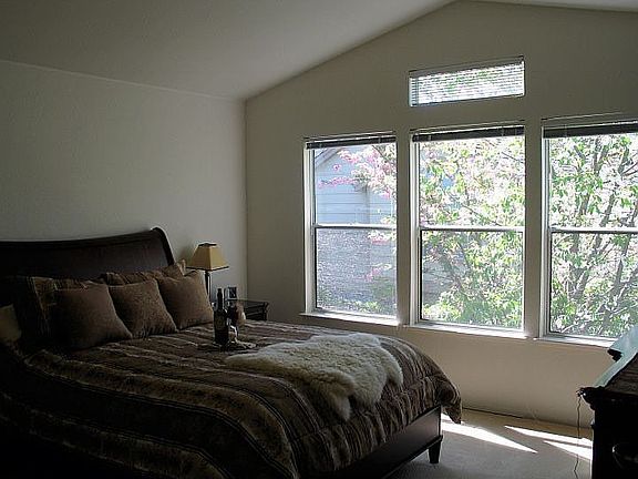 PRIVATE MASTER BEDROOM