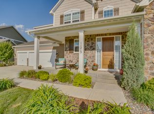 11215 Whitewater Dr, Woodbury, MN 55129