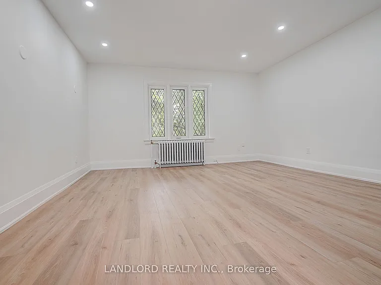 2520 Bloor St W #12 — Photo 12