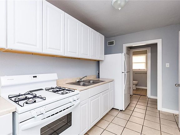 5th image of 1122 Morgan Ave