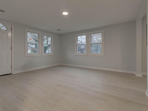 5th image of 7700 Levee Rd