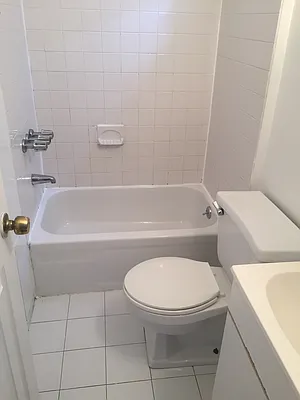 Rented by Skyline Realty LLC II | media 7