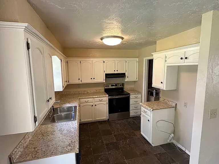 421 S Meadow Ln — Photo 13
