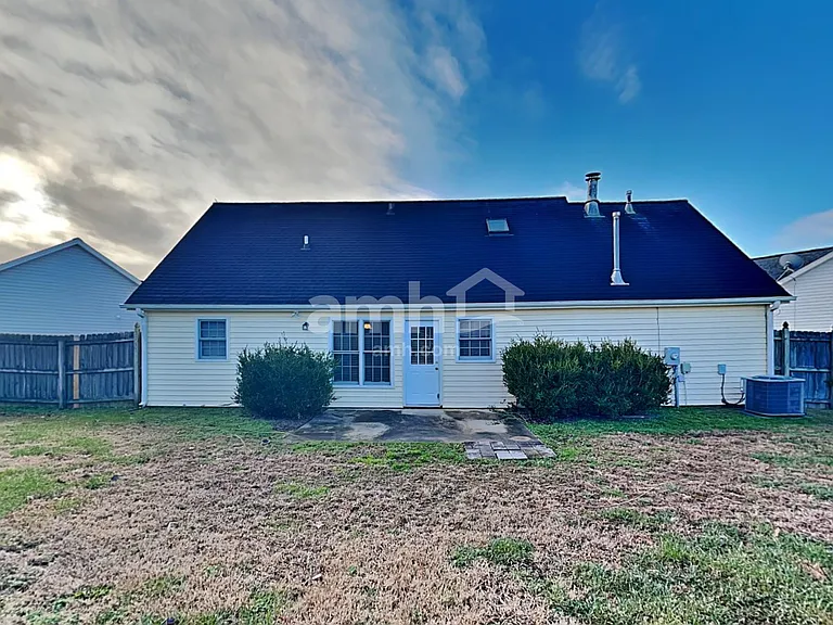3700 Whitley Ct — Photo 18